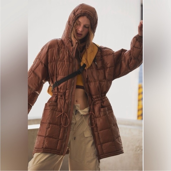 Free People Patrica Packable Poncho Puffer Size Medium NWT